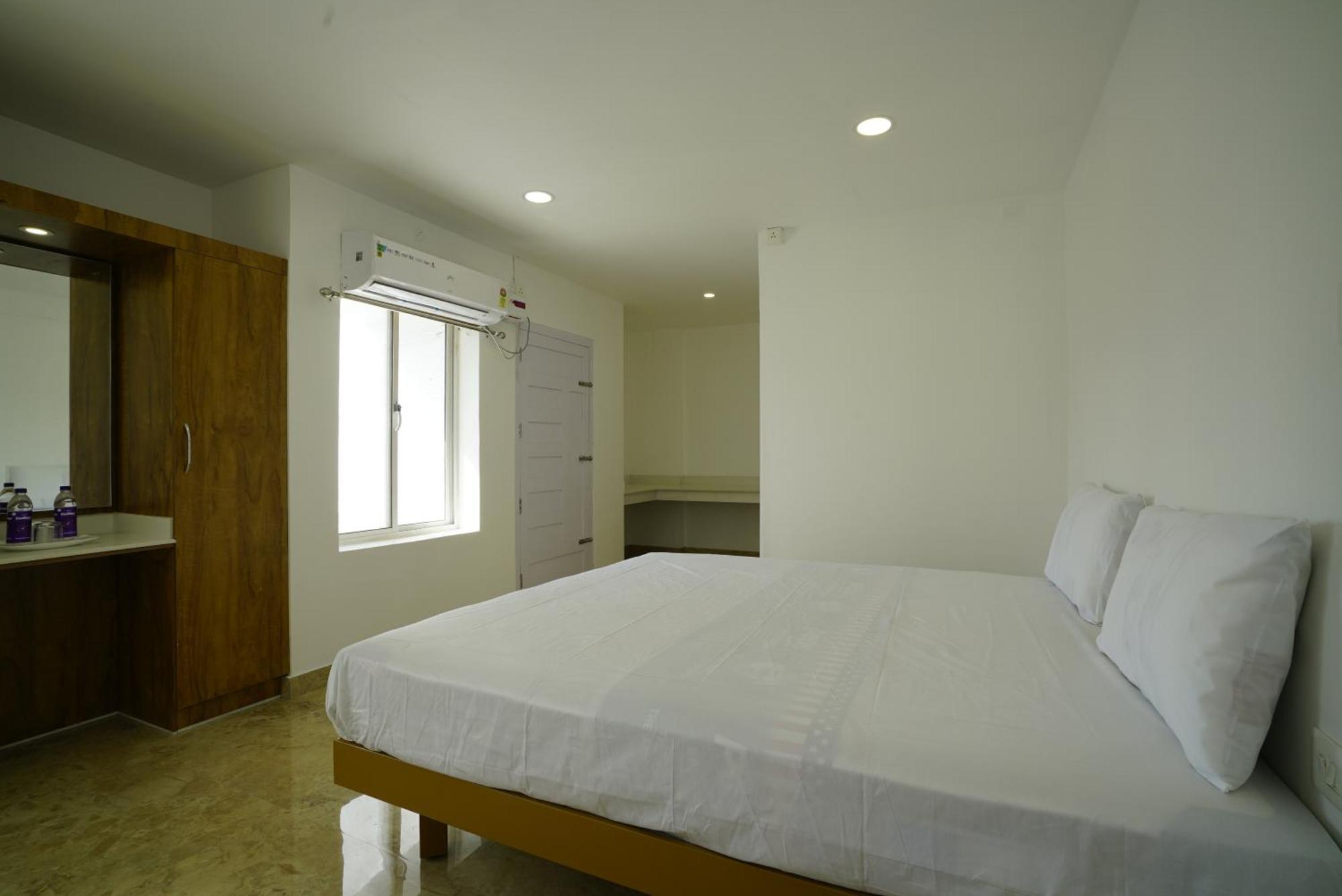 Quilon Residency Kundara Hotel Perumanseri Екстериор снимка
